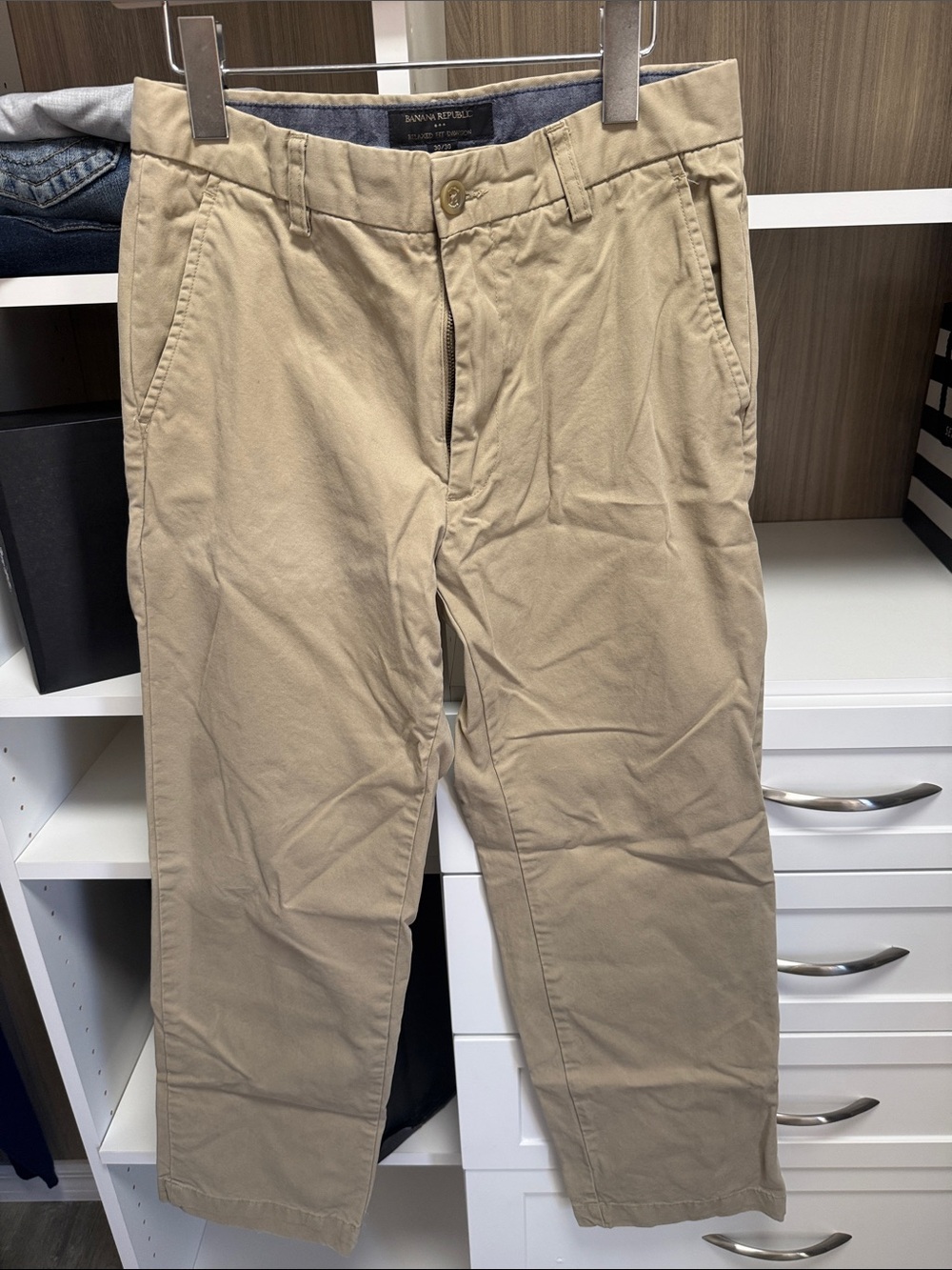 Banana Republic Men's Chino Pants in Khaki